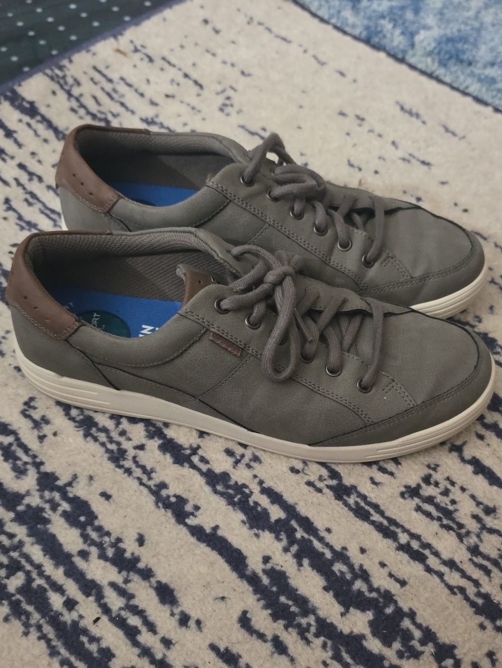 Men's Kore City Walk Grey Casual Lace-Up Sneakers with Brown Heel Accent